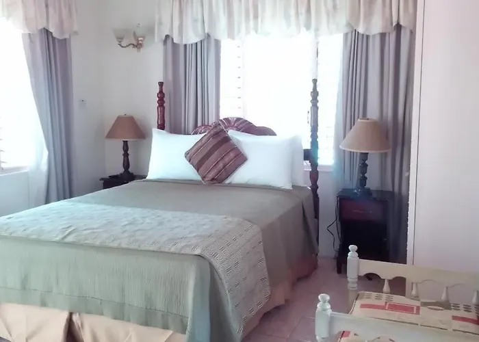 Silver Creek Hotel Runaway Bay